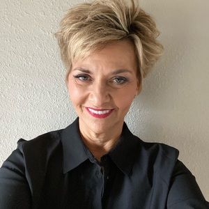 Meet your Posher, Rhonda